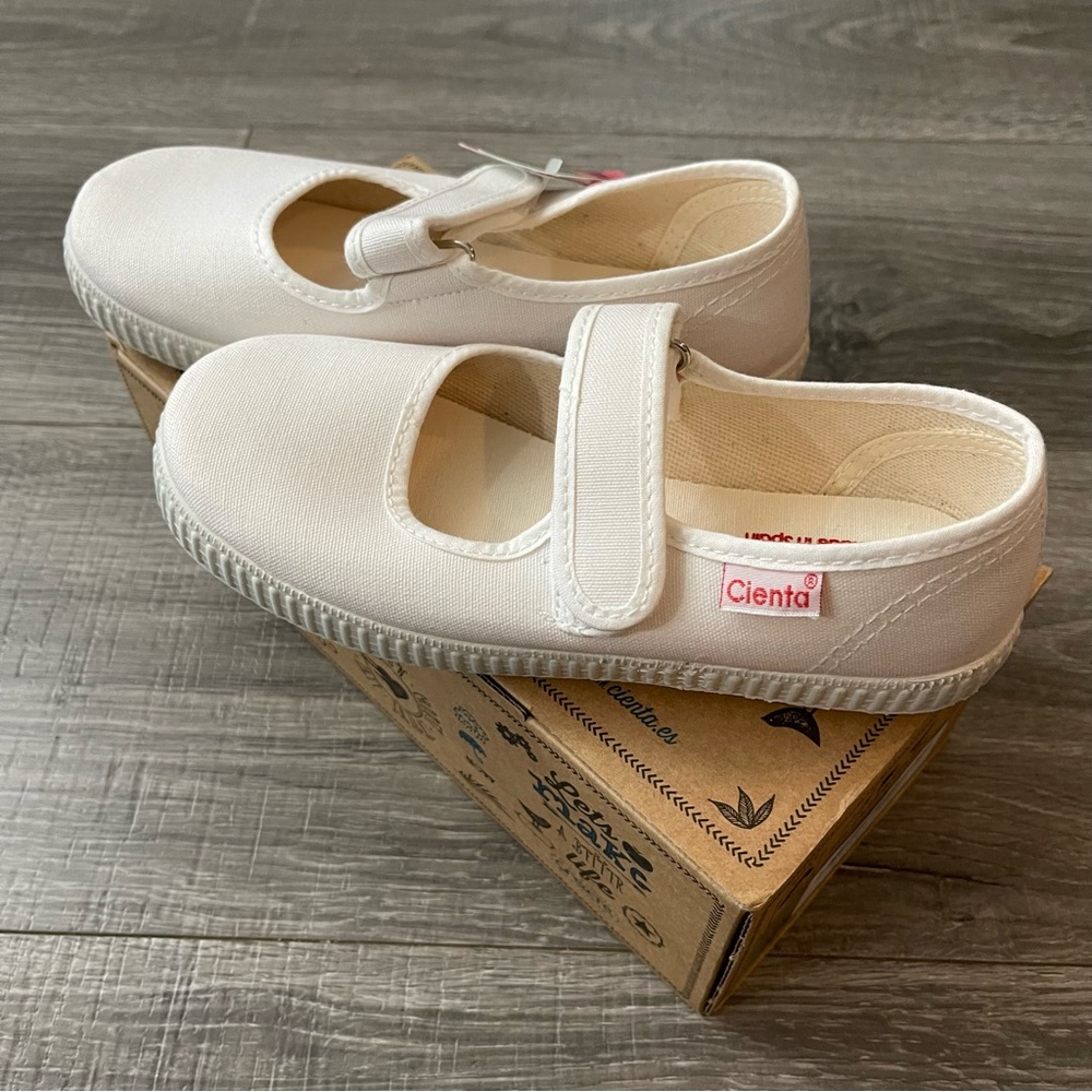 NIB Cienta White Maryjane Strap Shoes Little Kid Girl Size 31 / 13 - Picture 2 of 5